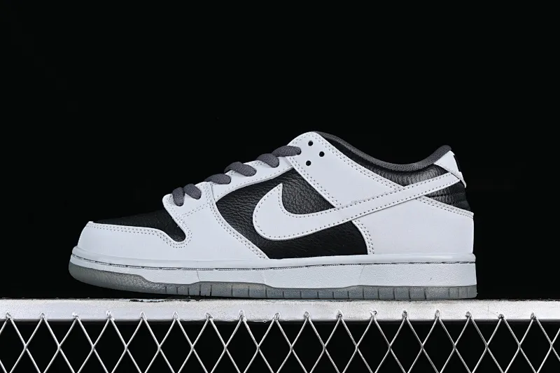 All categories Nk SB Dunk series Nk SB Dunk Low low-top skate shoes K version Atlas x Nk SB Dunk Low QS 35mm Lycra low-top skate shoes 504750-020